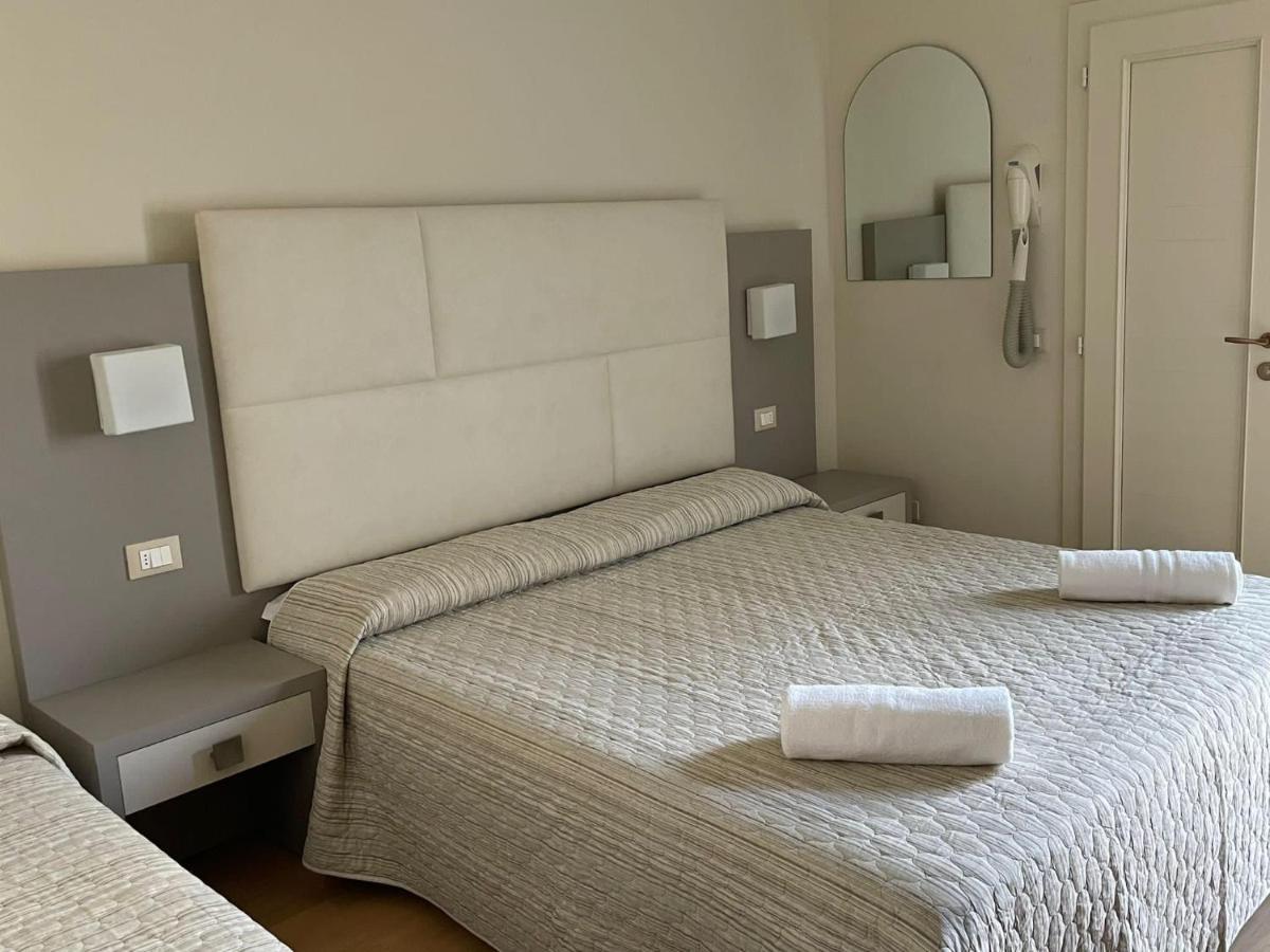 Hotel Vera 切塞纳蒂科 外观 照片