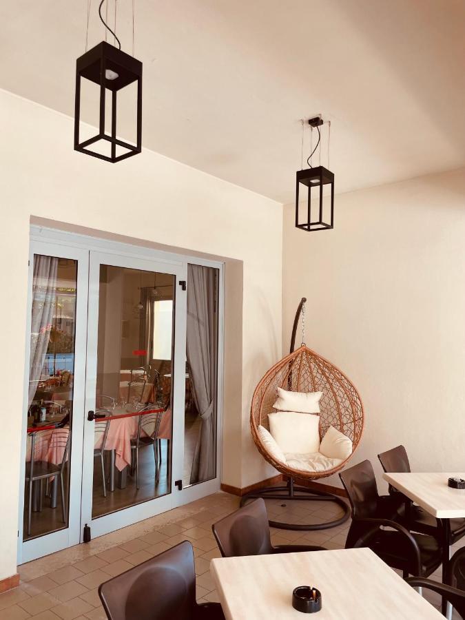 Hotel Vera 切塞纳蒂科 外观 照片